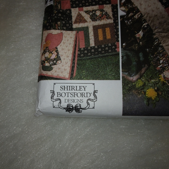 SIMPLICITY 9371 Quilt Block Club, Lesson 5, School House & Sunbonnet - Picture 4 of 6